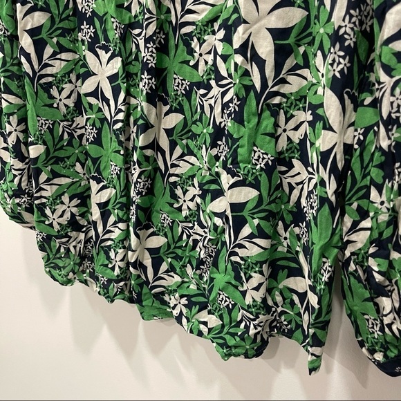 Velvet Graham & Spencer Green Blue Leaf Printed Blouse V-Neck - Picture 7 of 8